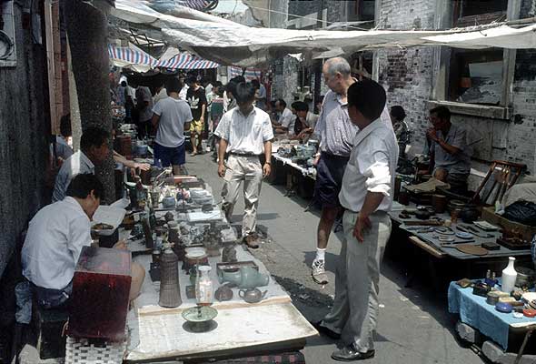 sunday at the street market