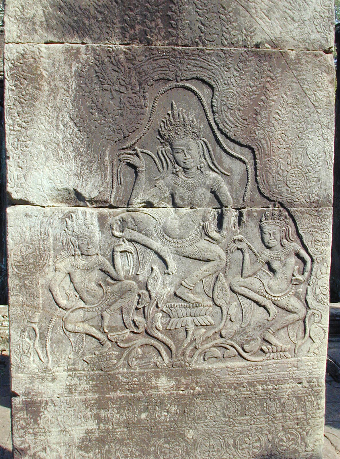 Dancers (Bayon)