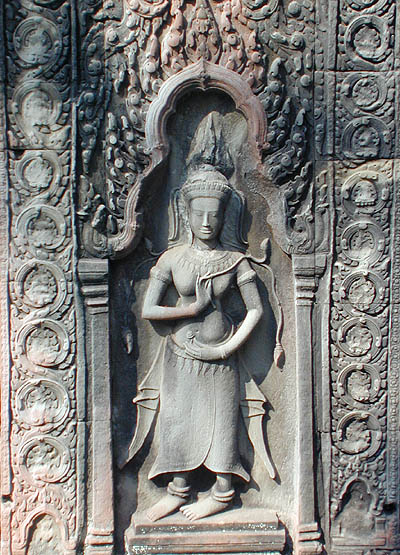 dancer in remarkably good condition (ta prohm)