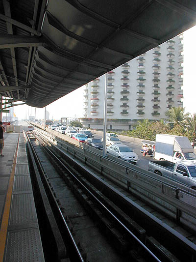 bts skytrain platform