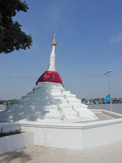 this shrine appears to be melting in the heat