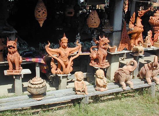ko kret is known for its earthenware