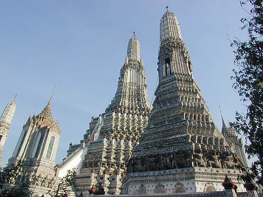 the towers of wat arun