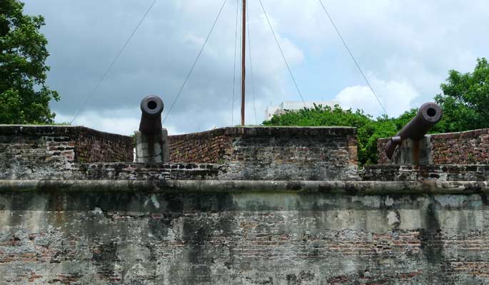 guns of fort cornwallis