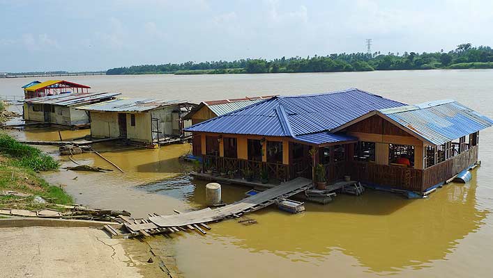 floating restaurant in kota bharu