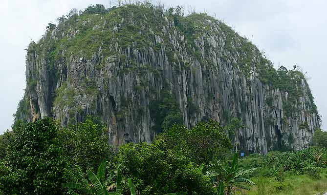 chinese-style limestone hills